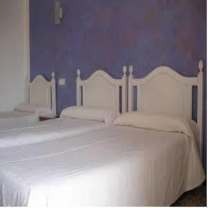 Hostal Paris Ciutadella Exterior photo